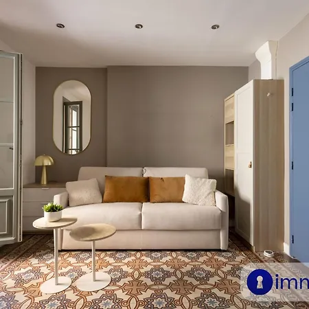 Air-conditioned Near Monaco Apartment